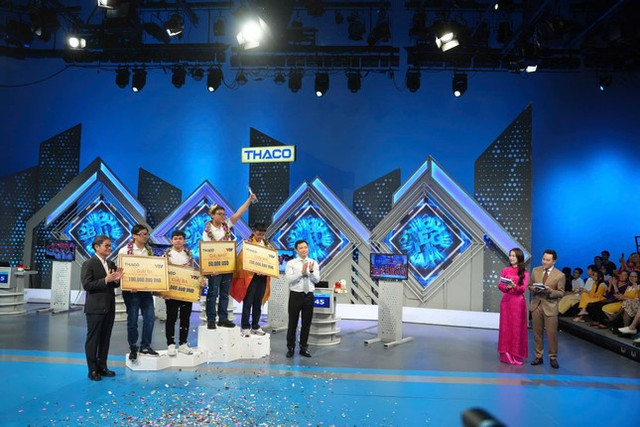 MC Khánh Vy dẫn kịch tính ở CK Đường lên đỉnh Olympia 2024 - Hình 4 MC Khanh Vy dan kich tinh o CK Duong len dinh Olympia 2024-Hinh-4