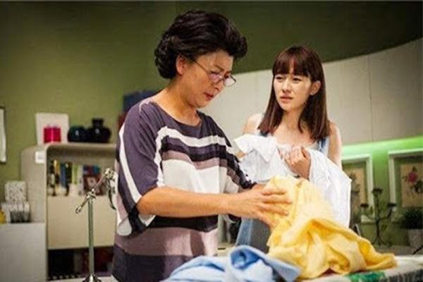 Cháu nội còn đỏ hỏn, mẹ chồng bế ẵm là tỉ tê nói xấu con dâu - Hình 2 Chau noi con do hon, me chong be am la ti te noi xau con dau-Hinh-2