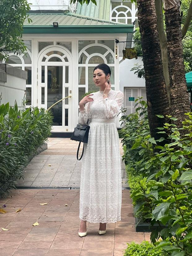 Phương Oanh già chát, tay to khi đọ ảnh cam thường với 2 á hậu - Hình 5 Phuong Oanh gia chat, tay to khi do anh cam thuong voi 2 a hau-Hinh-5