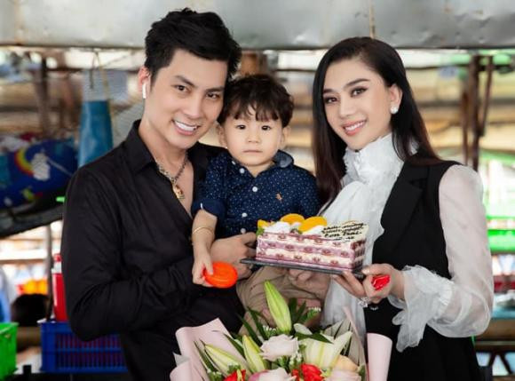 Chuyện tình của các mỹ nhân chuyển giới trong showbiz Việt - Hình 12 Chuyen tinh cua cac my nhan chuyen gioi trong showbiz Viet-Hinh-12