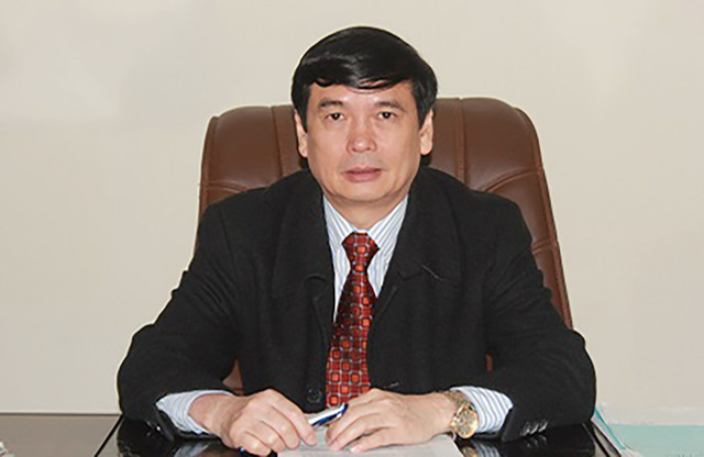 Giám đốc CDC Nghệ An: Từ khẳng định 'tay sạch' đến khi bị khởi tố Giam doc CDC Nghe An: Tu khang dinh 'tay sach' den khi bi khoi to