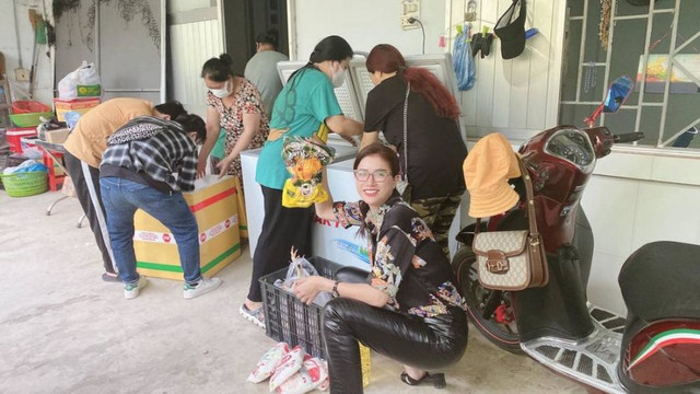 Trang Trần dùng tiền được bồi thường từ vụ lừa đảo năm 2020 để từ thiện Trang Tran dung tien duoc boi thuong tu vu lua dao nam 2020 de tu thien
