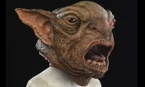 Phát khiếp xem robot nhe răng gầm gừ như người