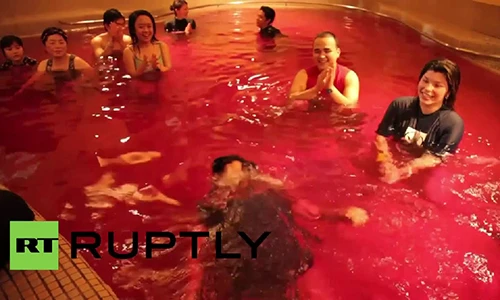 Khám phá dịch vụ tắm rượu vang xa xỉ ở Nhật Bản