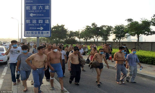 Vụ nổ Thiên Tân: Dân chúng hoảng loạn vì khí độc