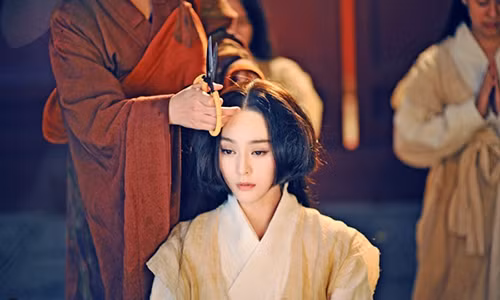 Hậu trường thú vị Phạm Băng Băng xuống tóc làm ni cô