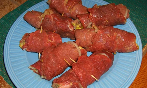 Ngon lạ với món thịt bò cuốn ba chỉ kho gừng