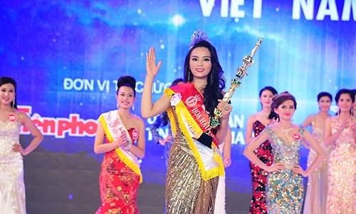 Hành trình đến ngôi vị cao quý của Hoa hậu Kỳ Duyên