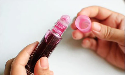 Mẹo hay làm son môi đơn giản tại nhà cho bạn gái