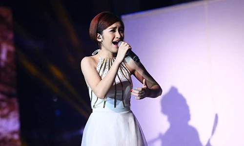 Nghe bạn gái tin đồn Công Phượng hát quan họ tuyệt hay