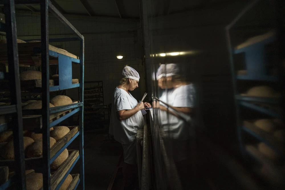 Bên trong lò bánh cung cấp cho tiền tuyến còn sót lại ở Ukraine 