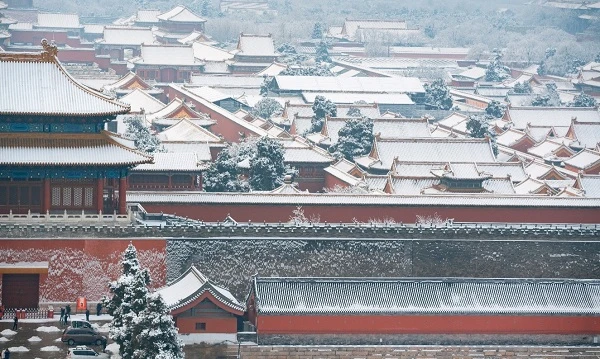 Tử Cấm Thành đẹp mê mẩn dưới cơn mưa tuyết ngày Giáng Sinh