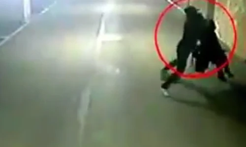 Bắt cóc bạn gái để cầu hôn gây sốc