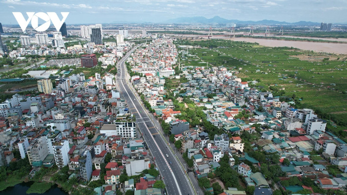 Dự án xây dựng cầu vượt tại nút giao An Dương - đường Thanh Niên giai đoạn 2 tổng mức đầu tư 544 tỉ đồng xây dựng đồng bộ tuyến đường Âu Cơ đoạn từ Khách sạn Thắng Lợi đến nút giao cầu Nhật Tân, với chiều dài tuyến khoảng 3,7km, hệ thống đường gom dân sinh hai bên, quy mô mặt cắt ngang từ 26,5m đến 31m.