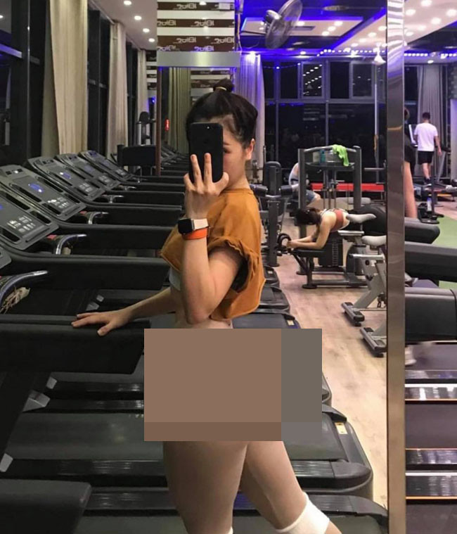 Trước đó, từng có trường hợp hot girl người Mường cũng gặp phải những ý kiến trái chiều về chiếc quần tiệp màu cơ thể.