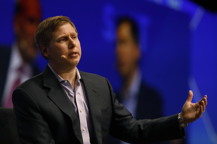 Barry Silbert (3,2 tỷ USD): Là người sáng lập nên tập đoàn đầu tư Digital Currency Group (DCG), Silbert hiện sở hữu khối tài sản trị giá khoảng 3,2 tỷ USD. Tập đoàn của ông quản lý nhiều tên tuổi lớn trong lĩnh vực tiền điện tử như Grayscale, nắm giữ 28 tỷ USD tài sản số và CoinDesk, công ty truyền thông về blockchain. Ngoài ra, DCG còn đầu tư vào 200 dự án khởi nghiệp tiến số khác nhau. Ảnh: Bloomberg.