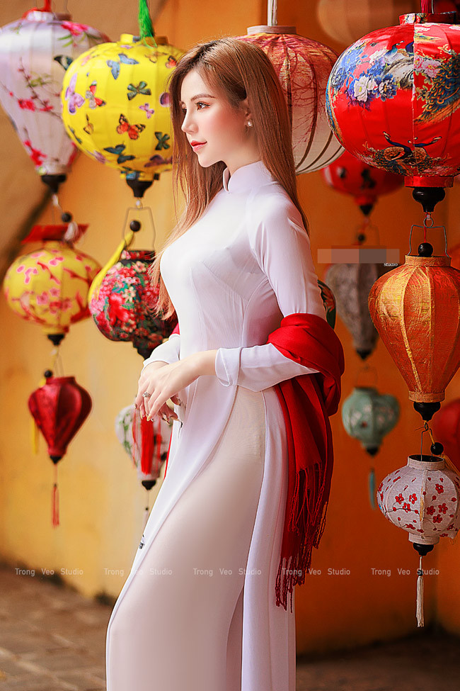 Cô nàng chọn áo dài vì đây là trang phục cô cực kỳ yêu thích.