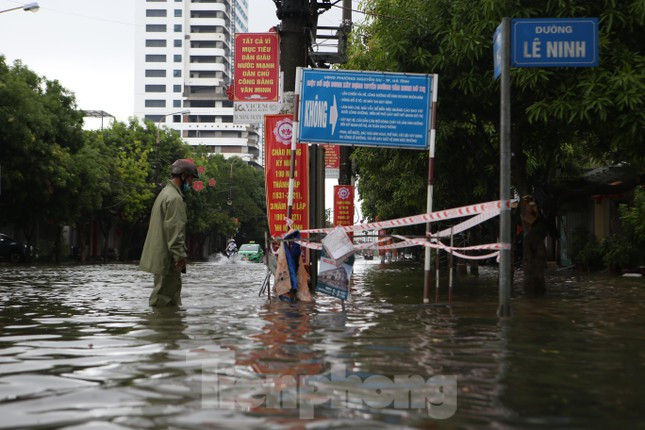 Đài khí tượng thuỷ văn Hà Tĩnh cảnh báo nguy cơ xảy ra lũ quét, sạt lở đất cục bộ tại khu vực miền núi và ngập úng vùng trũng thấp và khu vực đô thị. (*Tiêu đề bài viết đã được BTV đặt lại)