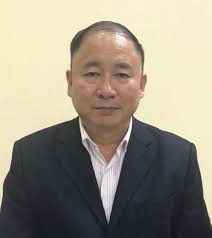 Trước đó, ông Duyệt cũng bị kỷ luật về Đảng. Vào tháng 4/2020, Cơ quan Cảnh sát điều tra Công an tỉnh Lạng Sơn đã ra Quyết định khởi tố bị can, ra lệnh bắt tạm giam đối với ông Nguyễn Đình Duyệt về tội “Lợi dụng chức vụ quyền hạn trong khi thi hành công vụ”.