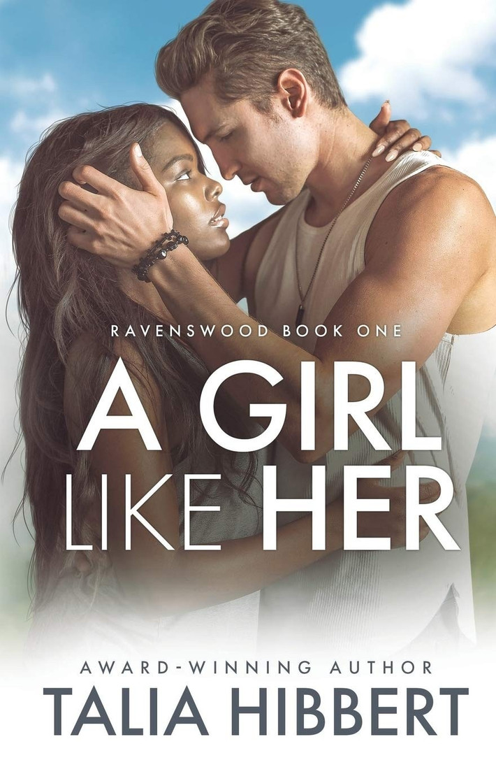 Cuốn sách A Girl Like Her của Talia Hibbert, giọng đọc của Rupert Channing. Nam nhân vật chính Evan Miller đã giải ngũ và chuyển đến Ravenswood, Tây Virginia, Mỹ để tìm kiếm một cuộc sống bình lặng. Nhưng anh gặp phải một người hàng xóm rất cứng đầu: Ruth Kabbah. Cả thị trấn nói rằng Ruth là một người rắc rối, nhưng Evan không thấy điều đó. Đối với anh, Ruth đẹp, cô đơn và rất thích truyện tranh. Ảnh: Amazon.
