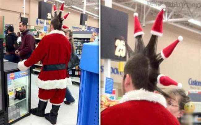 Ông già noel có kiểu tóc đặc biệt.