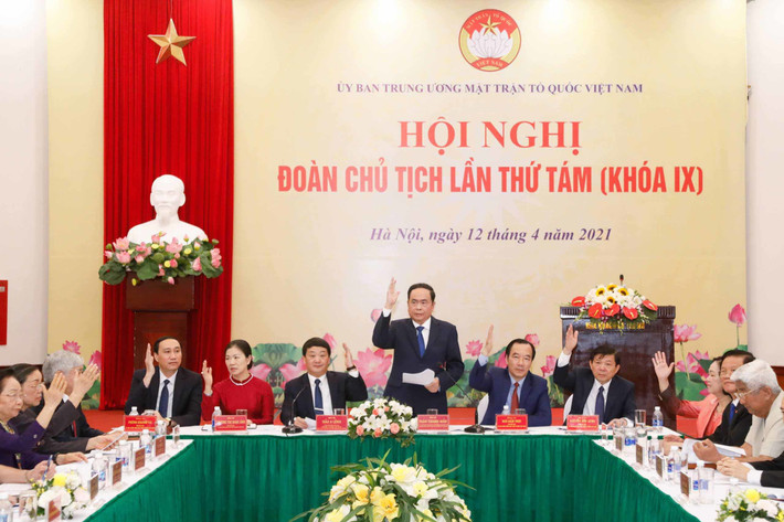 Trước đó, ngày 31/3, Bộ Chính trị ra Quyết định chỉ định ông Đỗ Văn Chiến, Bí thư Trung ương Đảng, Bí thư Ban cán sự đảng, Bộ trưởng, Chủ nhiệm Ủy ban Dân tộc giữ chức Bí thư Đảng đoàn MTTQ Việt Nam nhiệm kỳ 2019-2024.