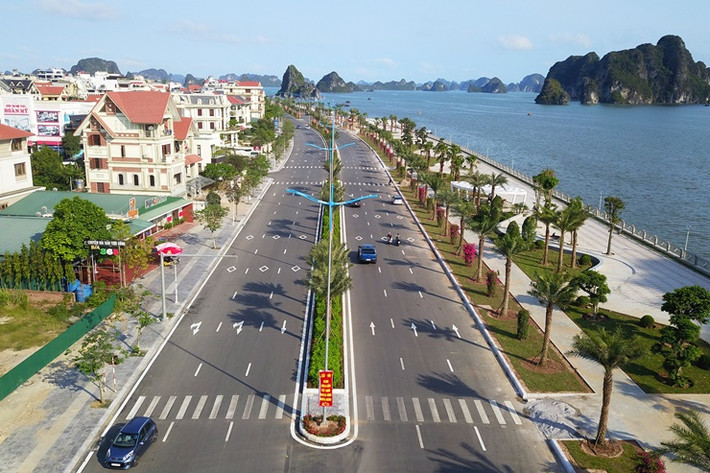 br/> Đây là con phố đắc địa ở Quảng Ninh với view ra vịnh Hạ Long và những dãy biệt thự đẹp mắt.