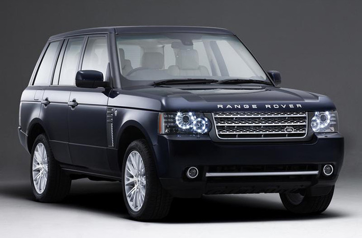 Range Rover Supercharged 2011 (106.065 USD): Range Rover được nâng cấp vào năm 2011 với động cơ dầu diesel twin-turbo mới, cùng hộp số 8 tốc độ tự động, cải tiến hệ thống off-road và tinh chỉnh các thiết kế khác.