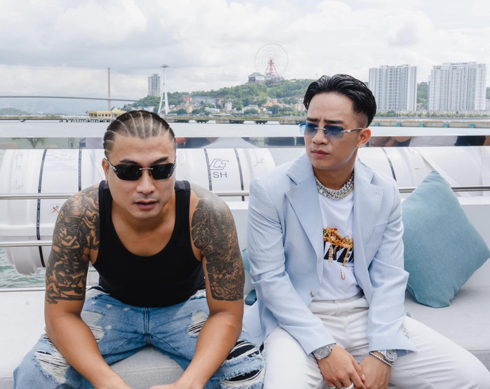 Hai diễn viên từng kết hợp trong phim "Mê cung" và tiếp tục khiến khán giả phấn khích trong vai "đầu bổ dưa" và "đầu quyển vở" ở "Độc đạo".