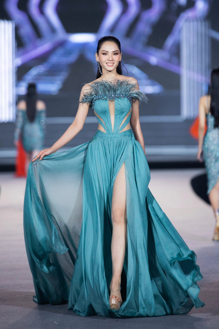 Hình ảnh của Mai Phương trong cuộc thi năm nay. Chia sẻ với truyền thông, người đẹp Đồng Nai nói đã đắn đo, suy nghĩ kỹ mới đăng ký thi. Cô cho rằng nên mạnh dạn thử sức nếu bản thân muốn chinh phục điều lớn lao.