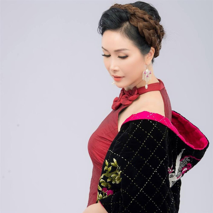 au 36 năm đăng quang, Bùi Bích Phương vẫn giữ được nhan sắc mặn mà và duyên dáng, tạo dựng hình ảnh đẹp trong lòng công chúng. Cô tự nhận mình có cuộc sống bình dị, không sang chảnh như mọi người tưởng.