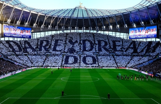 6. Mặc dù đang có những màn trình diễn thường gây thất vọng, Tottenham vẫn có được sự ủng hộ nhiệt tình từ người hâm mộ. Tại sân vận động hiện đại với sức chứa 62.062 chỗ, lượng người hâm mộ trung bình đến sân lên đến 60.094.