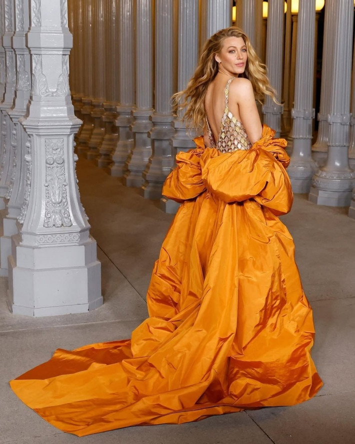 Dù đã 4 lần sinh nở nhưng Blake Lively vẫn giữ được vóc dáng hoàn hảo nhiều người mê.