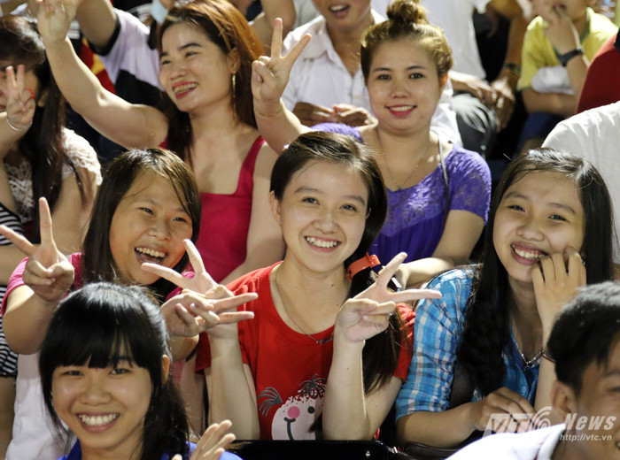 Trong đó cũng không thiếu những cô nàng xinh đẹp xứ Tây Đô. Ảnh: Quang Minh. Ảnh: Quang Minh.