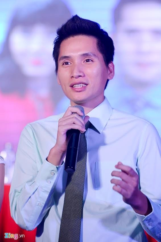 1. Quốc Khánh: Nhắc tới Quốc Khánh, khán giả màn ảnh nhỏ sẽ nghĩ ngay tới chàng MC gắn liền với các chương trình về thể thao như Thể thao 24/7, Ấn tượng thể thao 7 ngày. Quốc Khánh sinh ra và lớn lên tại Hà Nội. Anh tốt nghiệp Đại học Ngoại ngữ và đầu quân cho VTV làm biên dịch, biên tập viên thể thao. Thời gian này, Quốc Khánh đang là một trong hai MC chính dẫn dắt chương trình Chuyển động 24h.