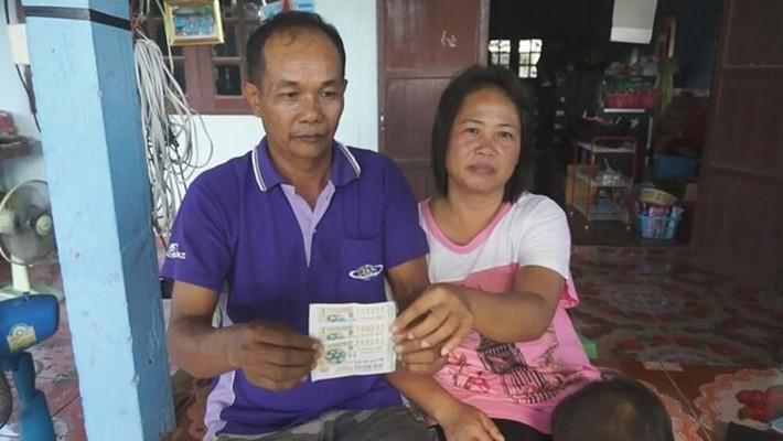 Năm 2017, vợ chồng người đàn ông này trúng số độc đắc, song 5 năm sau cuộc sống của họ làm mọi người bất ngờ.