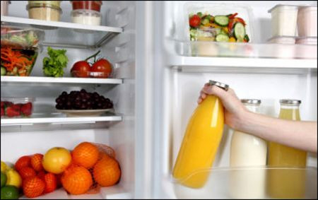 Hãy chắc chắn rằng các loại thực phẩm sau đây được lưu trữ tại nơi mát: xà lách, sữa, kem, sữa chua, món tráng miệng, bánh kem, bánh mì, giăm bông và thịt nấu chín khác.