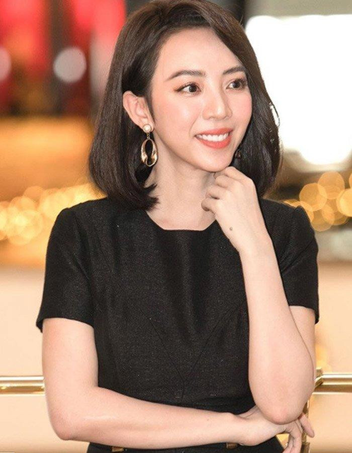 Thu Trang sinh năm 1984, tại TP.HCM, là diễn viên nổi tiếng của sân khấu kịch và mảng phim điện ảnh, truyền hình phía Nam. Cô còn để lại dấu ấn qua nhiều gameshow truyền hình giải trí.