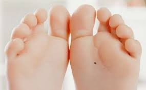 Người có nốt ruồi ở lòng bàn chân có thể có được thành tựu của riêng mình một cách thuận lợi. * Thông tin trong bài mang tính tham khảo, chiêm nghiệm.