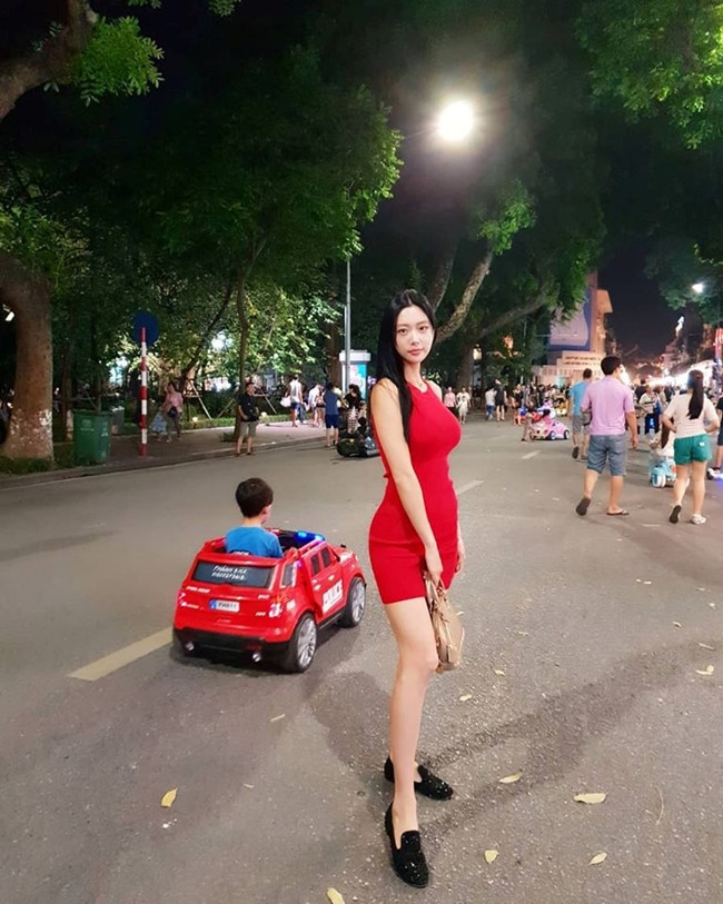 Trong khi đó, ở Mỹ váy và quần ngắn mới là những thứ bị xếp ở phạm trù này.