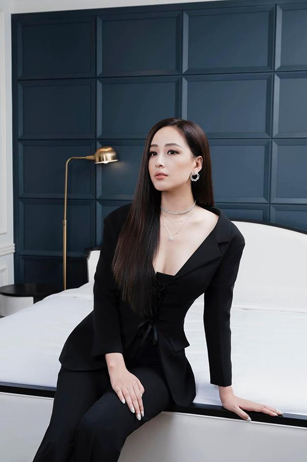 hờ chăm sóc da từ trong ra ngoài nên gương mặt của Mai Phương Thúy ngày càng trẻ đẹp.