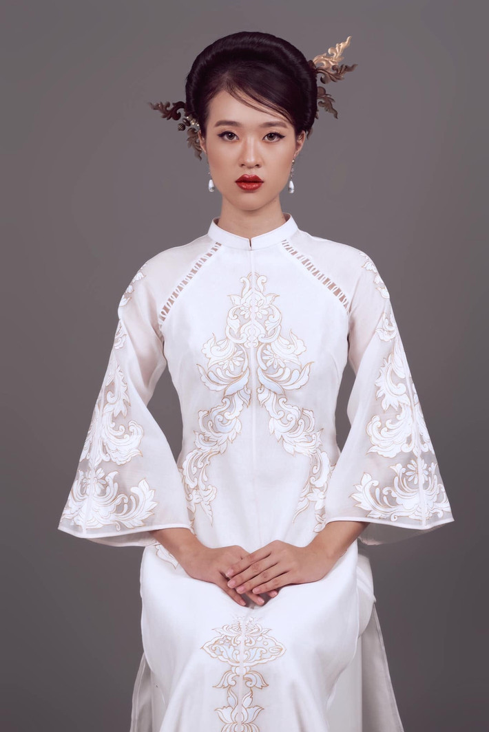 Vừa qua, trong khuôn khổ cuộc thi, Yến Nhi cùng 7 thí sinh khác thực hiện dự án nhân ái giúp đỡ các bệnh nhân mắc bệnh xương thủy tinh. Nhóm đến thăm và tặng quà một trung tâm tại TP.HCM. Với cô gái Huế, đây là hành trình ý nghĩa và đáng nhớ. "Điều khiến Nhi cảm thấy hạnh phúc nhất sau dự án này là cùng nhóm chị em cải tạo trung tâm để các em có một môi trường sinh hoạt an toàn hơn", Yến Nhi chia sẻ trên trang cá nhân.