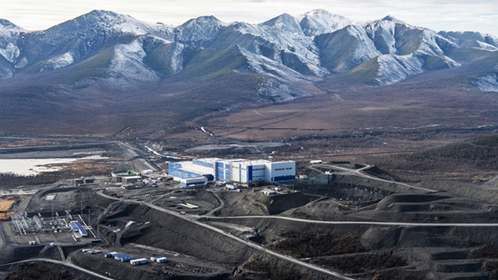 Polyus là nhà sản xuất vàng lớn nhất ở Nga với tài sản ở lãnh thổ Krasnoyarsk, vùng Irkutsk và Magadan và ở Cộng hòa Sakha (Yakutia). Năm 2019, công ty sản xuất 2,8 triệu ounce vàng.