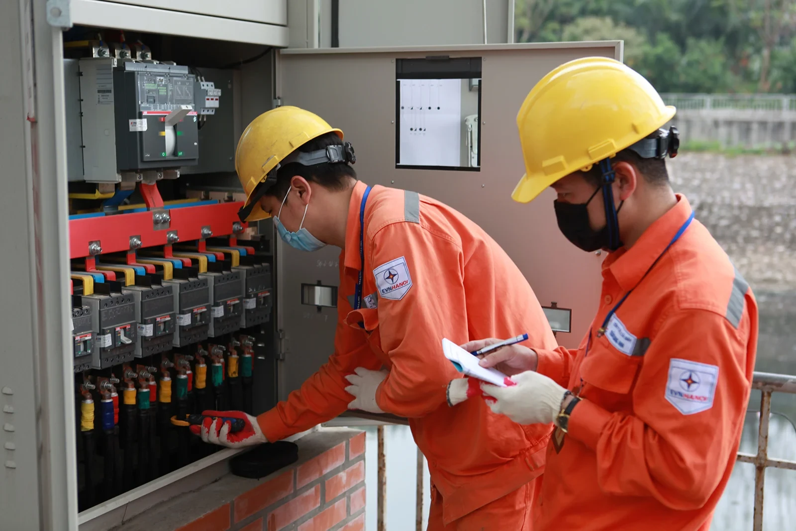 Bộ Công Thương đề xuất đưa khoản lỗ 45 nghìn tỷ của EVN vào giá điện