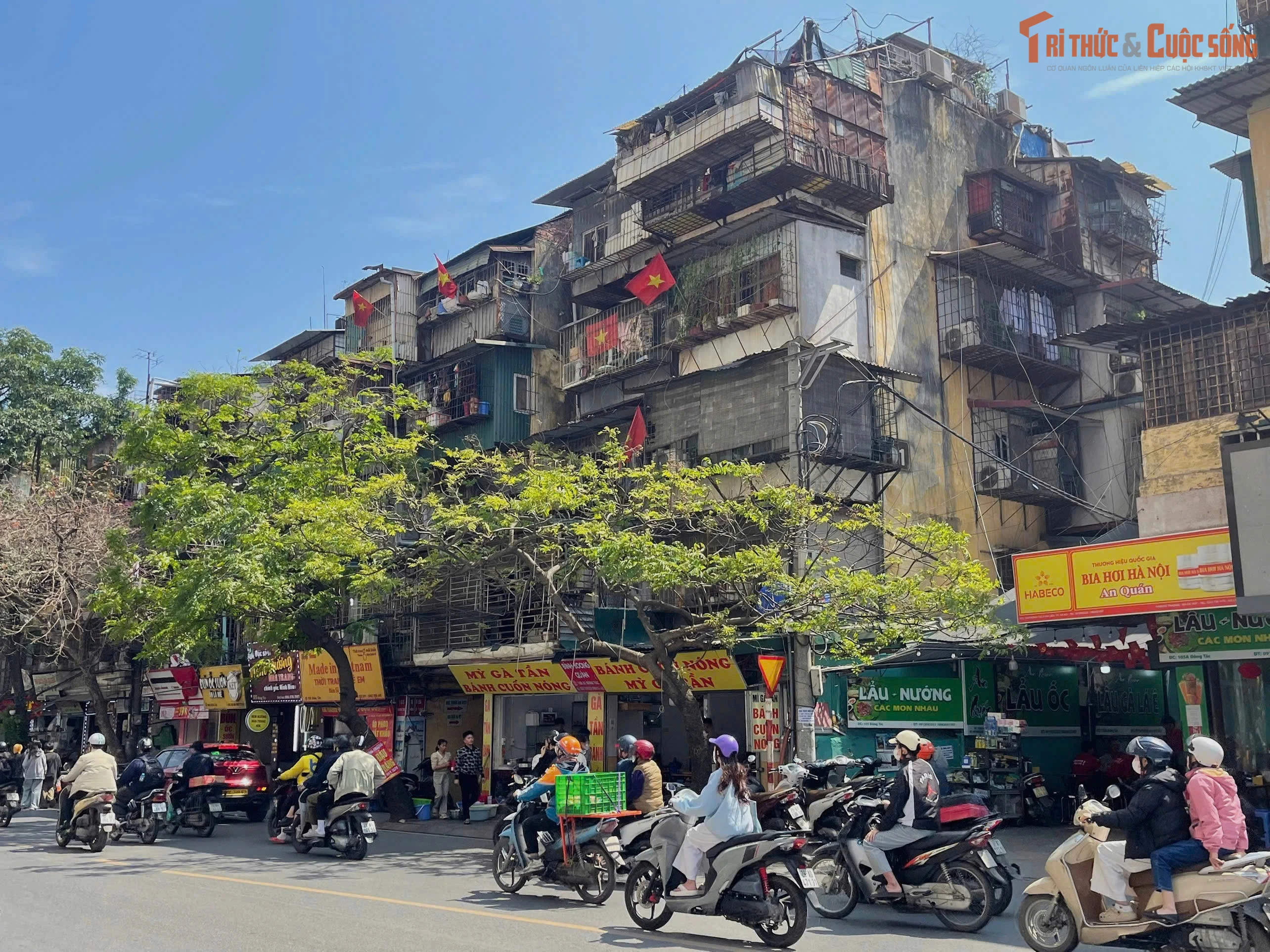 Khi thời gian in dấu lên các khu tập thể cũ ở Hà Nội