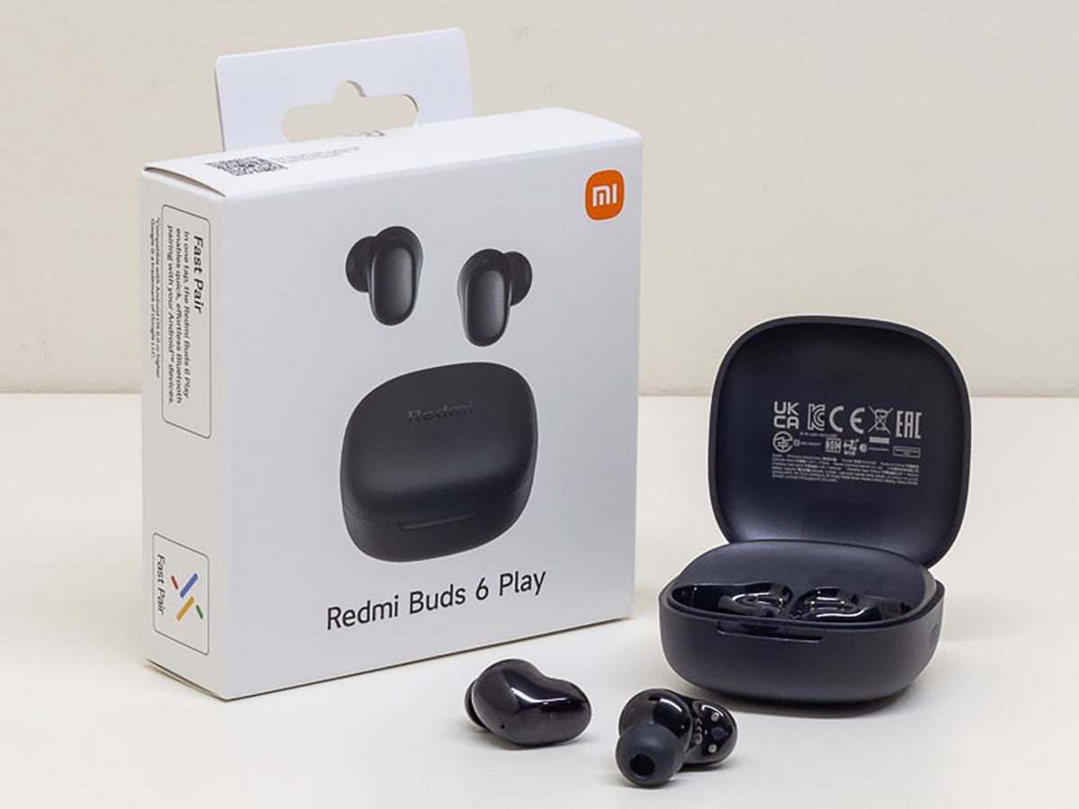 Thời lượng pin cũng là điểm cộng lớn, với 6 giờ sử dụng liên tục và tổng cộng lên đến 36 giờ khi kết hợp với hộp sạc. Tính năng sạc nhanh cho phép chỉ cần 10 phút sạc là có thể nghe nhạc đến 2 giờ. Tai nghe sử dụng cổng sạc USB-C phổ biến, tiện lợi cho người dùng.