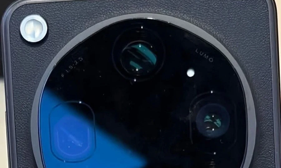 Oppo hé lộ điện thoại Hasselblad với cụm camera to khủng khiếp