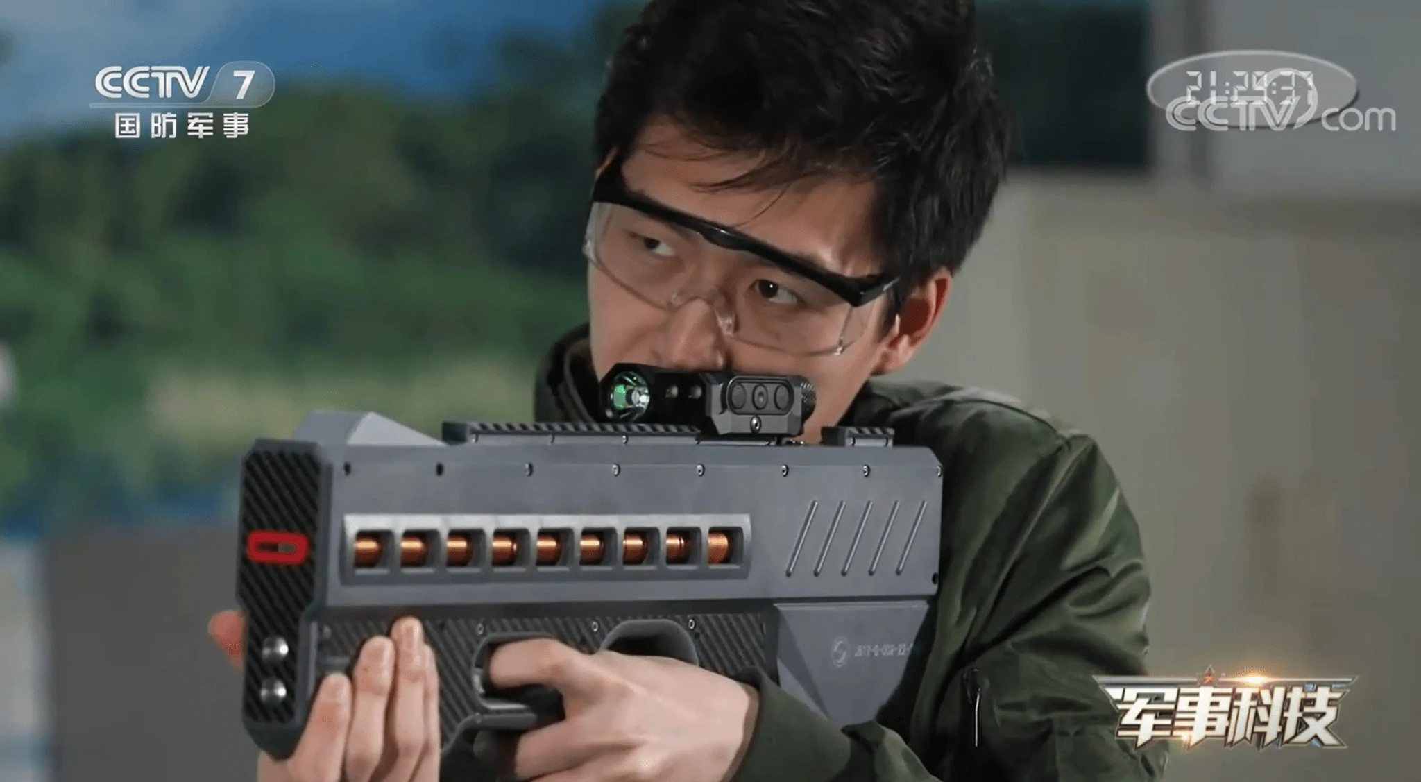 Mẫu 'súng ngoài hành tinh' của Trung Quốc sở hữu tốc độ 2000 viên/phút 