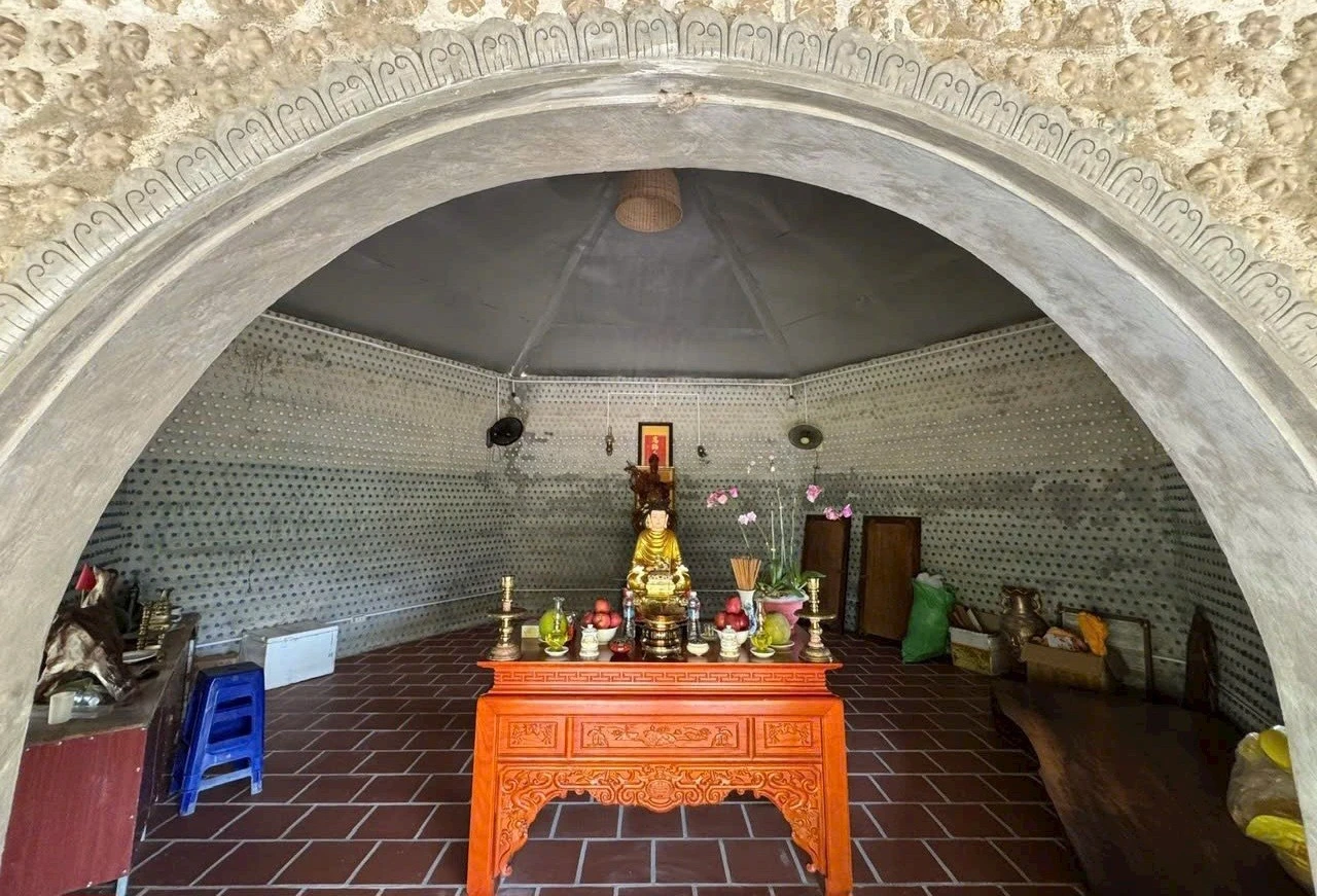 Ngắm ngôi đền độc đáo dựng từ hàng vạn chai nhựa