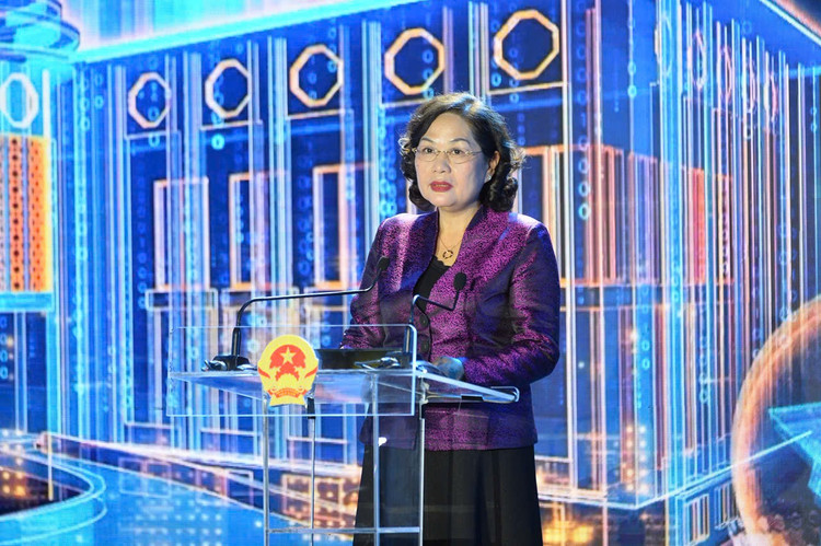 Governor Nguyen Thi Hong - Member of the Party Central Committee, Head of the Steering Committee for Digital Transformation of the Banking Industry spoke at the Conference anh-2.jpg